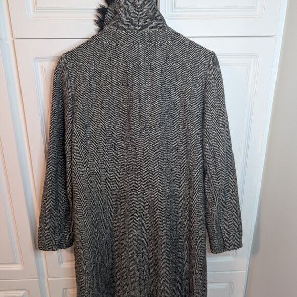 Banana Republic Herringbone Wool Blend Coat | Real Fur Collar | Women's Size XL - Picture 5 of 14